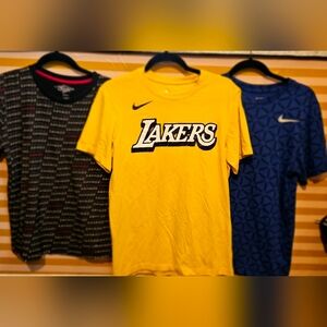 Mens Small 3 Shirt  ubdle